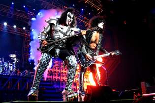 Com 100 milhões de discos vendidos, Kiss já recebeu o título de melhor show da história da música