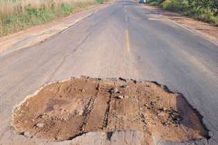Além da falta de investimentos, estradas brasileiras estão precárias e precisando de manutenção em vários pontos 