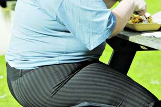 A condição maior de sobrepeso foi verificada entre os homens (59,9%) na faixa etária de 45 a 54 anos (64,4%)