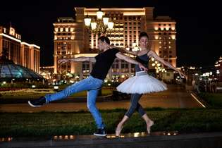 Bailarinos do Bolshoi reproduzem cenas da Copa do Mundo