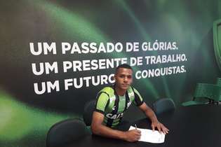 Zagueiro Sabino já foi relacionado pelo técnico Adílson Batista para jogos do América pela Série A