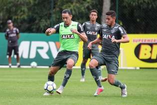 O Atlético do artilheiro Ricardo Oliveira tem encaminhada uma vaga na principal competição da América