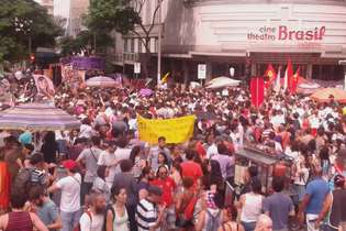 Manifestação contra Bolsonaro na praça Sete (foto: Leo Fontes)