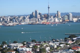 Nova Zelândia deportou casal de brasileiros envolvido com uma rede de prostituição que levava mulheres ao país da Oceania para trabalhar na indústria do sexo