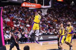 LeBron chamou para si o comando do ataque do Lakers, foi bastante agressivo e castigou o time pelo qual conquistou seus dois primeiros títulos da NBA