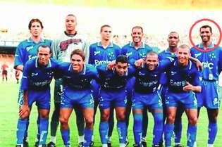 Cruzeiro de 1998 - Em pé: Wilson Gotardo, Dida, Russo, Bentinho, Gilberto e Odair. Agachados: Ricardinho, Alex Alves, Elivélton, Marcos Paulo e Fábio Junior.