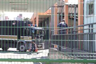 Policiais civis do Detran Gameleira paralisaram atividades em busca do 13º