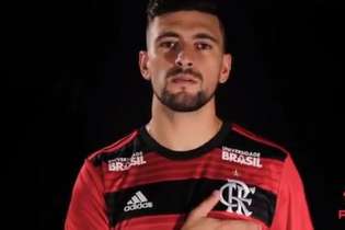 Arrascaeta assinará um contrato de cinco temporadas com o time carioca