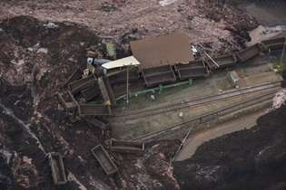 Rompimento da barragem da Vale causou devastação em uma vasta região e provocou centenas de mortes