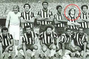 Galo de 1976 - Ortiz; Cerezo, Modesto, Dionizio, Alves e Vantuir. Agachados: Cafuringa, Danival, Reinaldo, Paulo Isidoro e Paulo Moisés