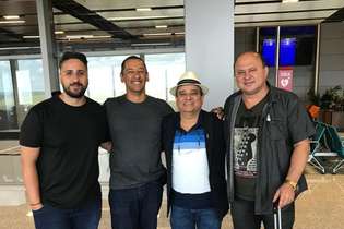 Leandro Cabido, Ivanildo Lúcio, Pequetito e Artur Moraes na Argentina para Huracán x Cruzeiro
