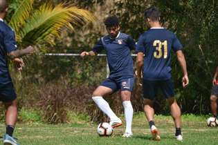 Jogadores treinaram normalmente na cidade de Valência, na Venezuela, na manhã desta quarta-feira (13)