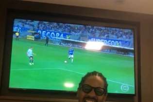Rohan acompanhou vitória do Cruzeiro sobre a Caldense ao lado da família da noiva