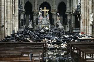 A catedral de Notre-Dame teve parte de sua construção destruído por um incêndio em abril