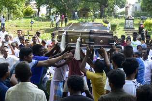 310 pessoas morreram e mais de 500 ficaram feridas em atentados no Sri Lanka