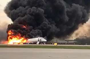 Todos os passageiros foram retirados do avião