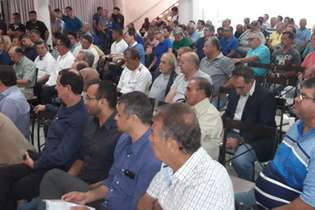 Conselheiros do Cruzeiro se reuniram na sede social do Barro Preto nesta quarta-feira