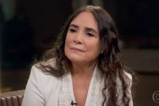 A atriz Regina Duarte, durante entrevista ao jornalista Pedro Bial