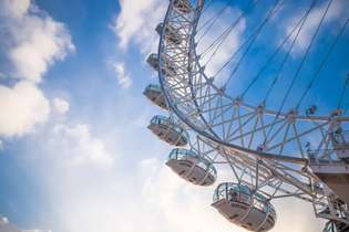 Londo Eye se tornou uma das maiores atrações turísticas de Londres desde que foi inaugurada, no ano 2000