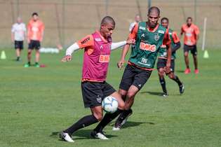 Lucas Cândido vai defender o Vitória na Série B do Campeonato Brasileiro até o final do ano