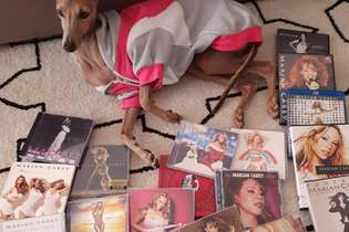 Anitta fez questão de mostrar no Instagram a coleção de CDs de Mariah Carey que mantém