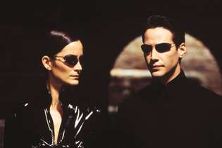 Keanu Reeves e Carrie Ann-Moss estarão de volta em "Matrix 4" e, desta vez, a intérprete de Trinity vai co-dirigir o filme