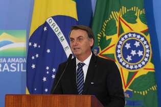 "Levou o bem, tirou as dores e curou muita gente ai", disse o presidente Jair Bolsonaro sobre Irmã Dulce