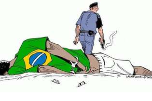 A charge do cartunista Carlos Latuff é uma crítica ao fato de a maioria das vítimas de violência policial ser negra