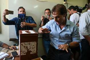 O ex-senador de centro-direita Luis Lacalle Pou, durante a votação no domingo