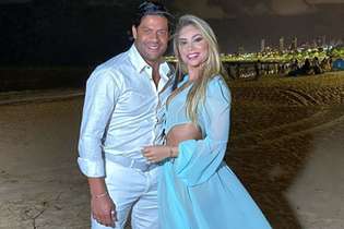 O jogador Hulk Paraíba namora com Camila, sobrinha da ex-esposa