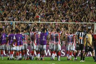 O Unión de Santa Fe venceu o Atlético por 3 a 0 na partida de ida, na Argentina