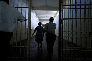 Foi suspensa a visitação a detentos em muitas prisões em todo o Brasil