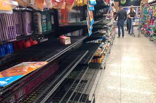 Supermercado de BH tem prateleiras quase vazias