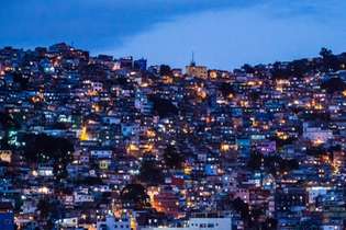 sua foto de arquivo tirada em 13 de junho de 2014 mostra uma visão geral da favela da Rocinha, no Rio de Janeiro, Brasil