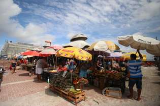 Mercados de Belém ficaram cheios no primeiro dia de restrições na capital do Pará