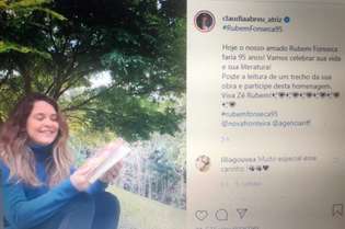 Cláudia Abreu: ela escolheu um trecho de "José" para ler ao pé da árvore que o sogro plantou há cinco anos