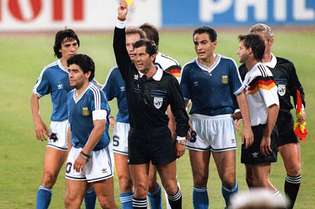 Maradona foi um dos responsáveis por eliminar o Brasil na Copa de 1990