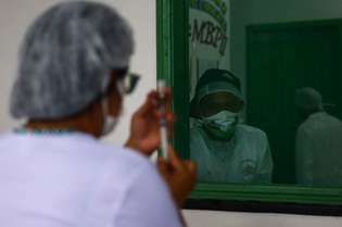 No Brasil, 8.996 876 pessoas se infectaram com Covid-19