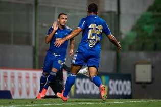 Cruzeiro superou o Coimbra por 2 a 0 no Independência, com gols de Pottker e Felipe Augusto