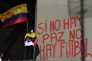 Protesto nos arredores do estádio El Campín, em Bogotá
