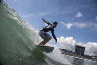 O surfista Gabriel Medina é esperança de título brasileiro na África do Sul