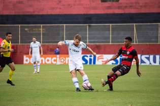 Jogo entre Vitória e Avaí no Barradão, em Salvador, ficou no 0 a 0