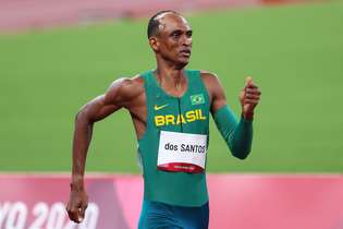 Alison dos Santos pode trazer medalha para o Brasil nos 400m com obstáculos