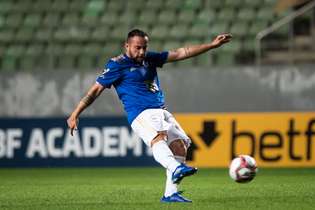 Giovanni fez mais um gol com a camisa celeste, mas o time não saiu com a vitória do Independência