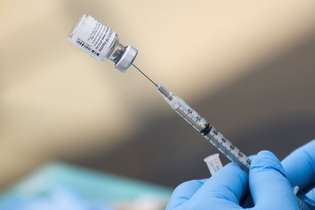 O Reino Unido começou a vacinar adolescentes em agosto, mais tarde do que os Estados Unidos e outros países europeus