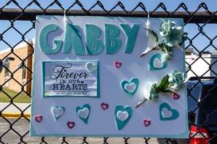 Homenagens a Gabby Petito, no dia do funeral