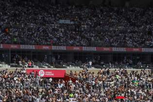 Arquibancadas estão tomadas para partida entre Atlético e Fluminense