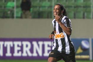 Ronaldinho deve estar no Mineirão para assistir ao confronto entre o Galo e o RB Bragantino no próximo domingo (5)