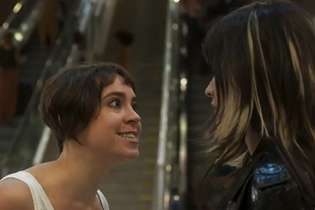 Cora (Valentina Bandeira) e Flávia (Valentina Herszage) em cena de 'Quanto Mais Vida, Melhor'