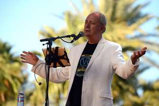 Morre Michael Nesmith, vocalista e guitarrista dos Monkees, aos 78 anos